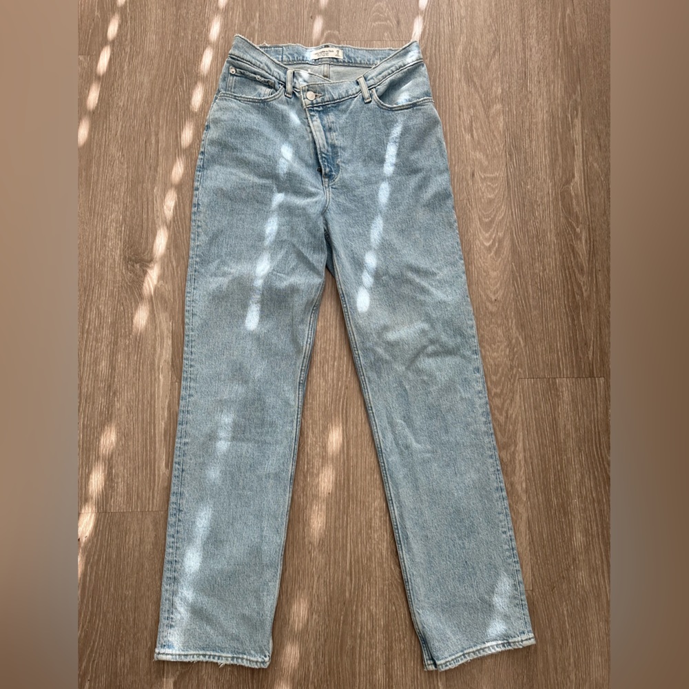 Crossover Button Abercrombie & Fitch The 90s Straight Ultra High Rise